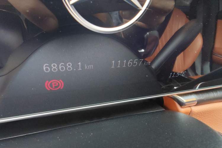 Used Mercedes-Benz S-Class 2021 S 400 L Business Model Odometer Close Up