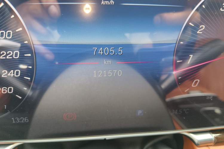 Used Mercedes-Benz S-Class 2021 S 400 L Luxury Model Odometer Close Up