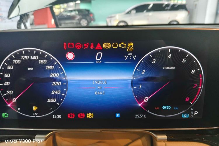 Used Mercedes-Benz S-Class 2021 S 450 L 4MATIC Odometer Close Up