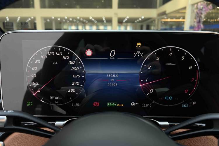 Used Mercedes-Benz S-Class 2021 S 400 L Luxury Model Odometer Close Up