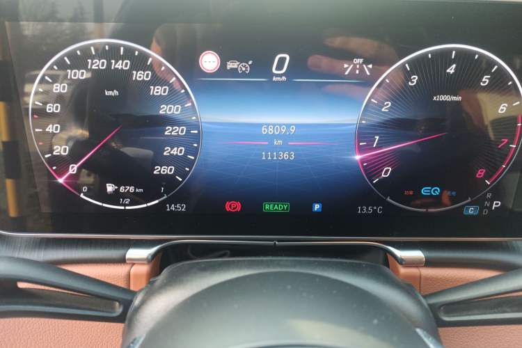 Used Mercedes-Benz S-Class 2021 S 400 L Business Model Odometer Close Up