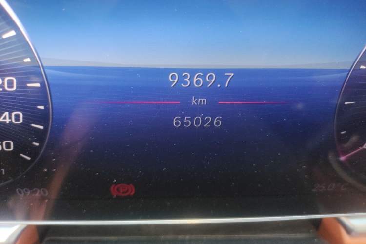 Used Mercedes-Benz S-Class 2021 S 400 L Business Model Odometer Close Up