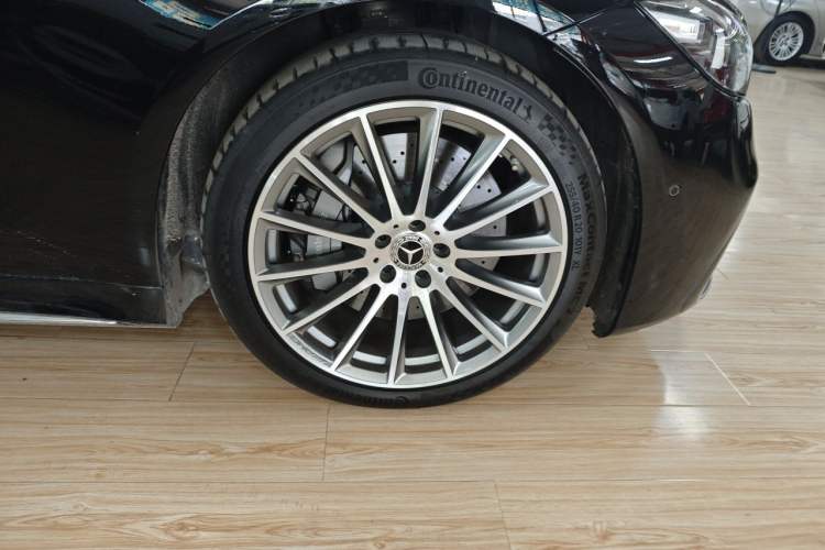 Used Mercedes-Benz S-Class 2021 S 450 L 4MATIC Right Front Wheel Hub