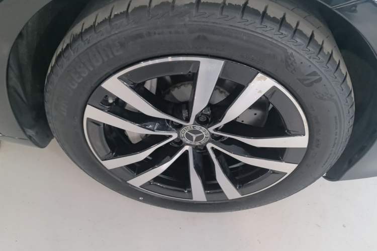 Used Mercedes-Benz S-Class 2021 S 400 L Luxury Model Right Front Wheel Hub