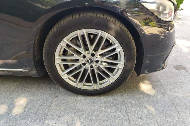 Used Mercedes-Benz S-Class 2021 S 450 L Right Front Wheel Hub