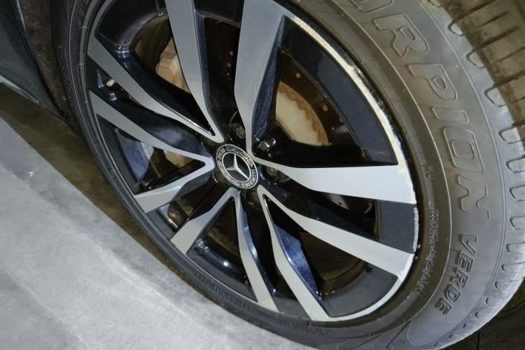 Used Mercedes-Benz S-Class 2021 S 400 L Luxury Model Right Front Wheel Hub