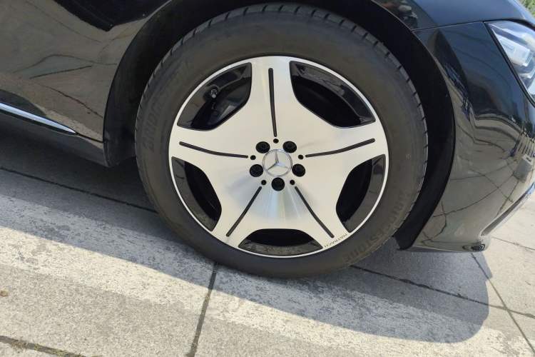 Used Mercedes-Benz S-Class 2021 S 400 L Business Model Right Front Wheel Hub