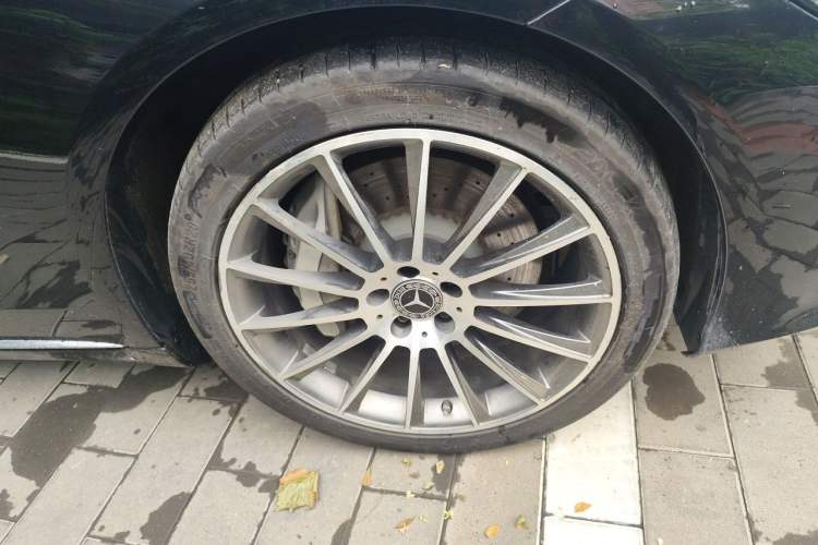 Used Mercedes-Benz S-Class 2021 S 400 L Business Model Right Front Wheel Hub