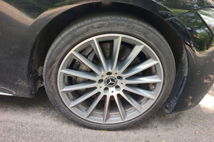 Used Mercedes-Benz S-Class 2021 S 450 L 4MATIC Right Front Wheel Hub