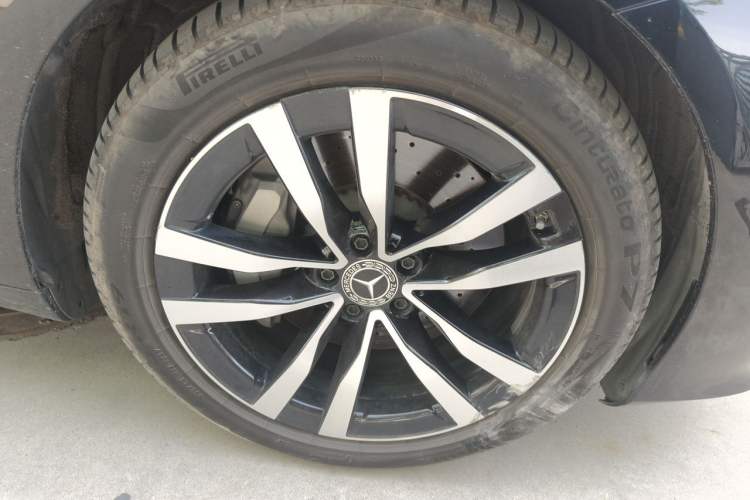 Used Mercedes-Benz S-Class 2021 S 400 L Luxury Model Right Front Wheel Hub
