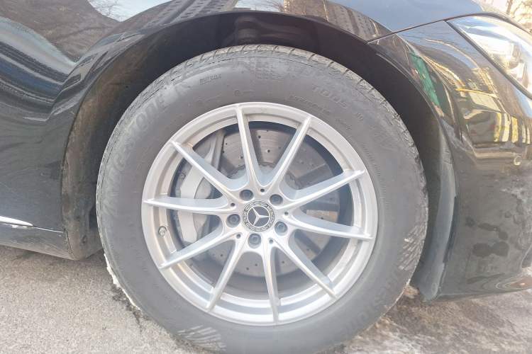 Used Mercedes-Benz S-Class 2021 S 400 L Business Model Right Front Wheel Hub