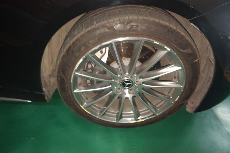 Used Mercedes-Benz S-Class 2021 S 450 L 4MATIC Right Front Wheel Hub