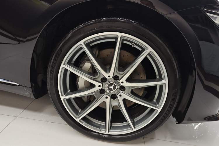 Used Mercedes-Benz S-Class 2021 S 400 L Business Model Right Front Wheel Hub