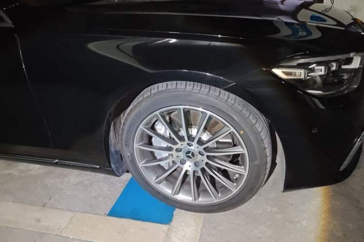 Used Mercedes-Benz S-Class 2021 S 400 L Business Model Right Front Wheel Hub