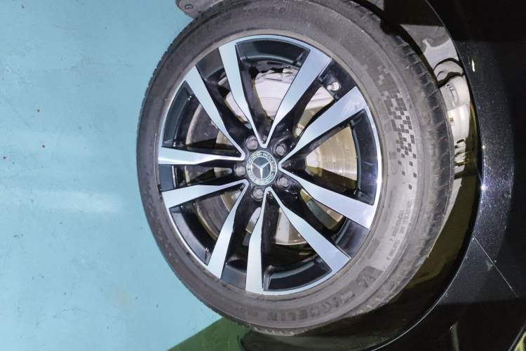 Used Mercedes-Benz S-Class 2021 S 400 L Luxury Model Right Front Wheel Hub