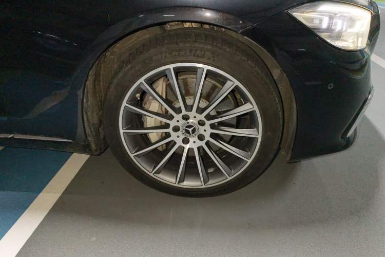 Used Mercedes-Benz S-Class 2021 S 400 L Business Model Right Front Wheel Hub