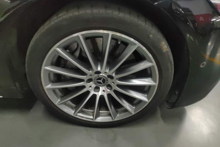 Used Mercedes-Benz S-Class 2021 Restyled S 450 L 4MATIC Right Front Wheel Hub