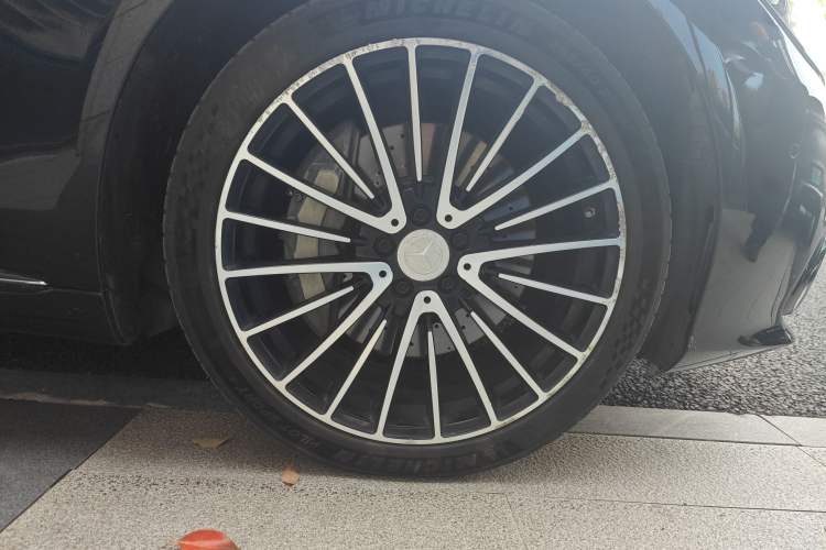 Used Mercedes-Benz S-Class 2021 S 400 L Business Model Right Front Wheel Hub