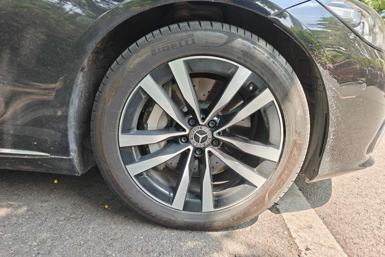 Used Mercedes-Benz S-Class 2021 S 400 L Luxury Model Right Front Wheel Hub