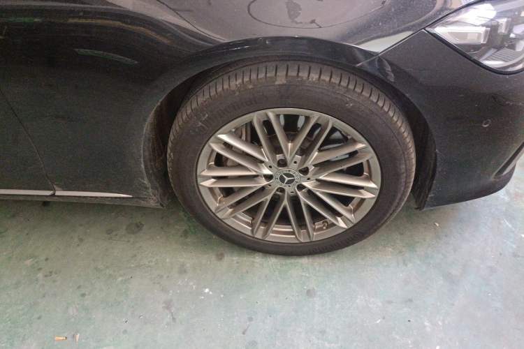 Used Mercedes-Benz S-Class 2021 S 450 L Right Front Wheel Hub