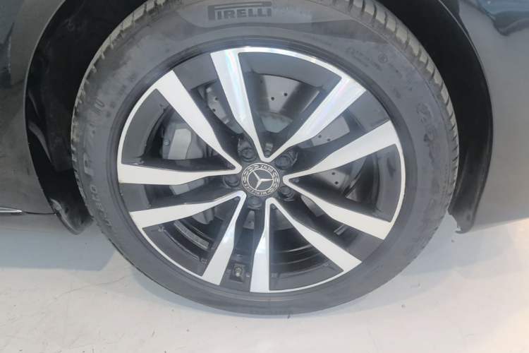 Used Mercedes-Benz S-Class 2021 Restyled S 400 L Luxury Edition Right Front Wheel Hub