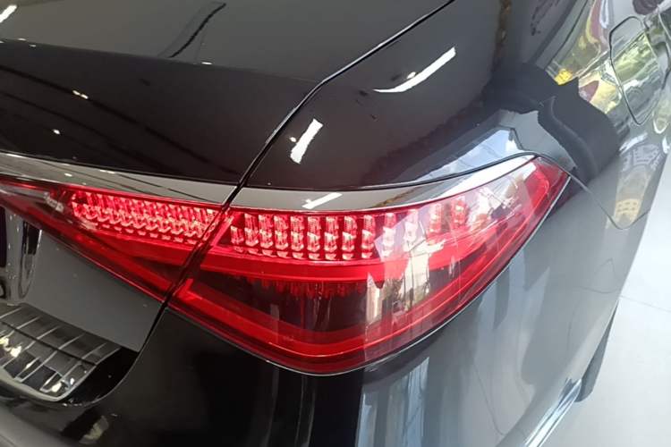 Used Mercedes-Benz S-Class 2021 Restyled S 400 L Luxury Edition Right Rear Taillight