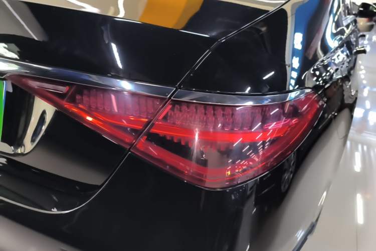 Used Mercedes-Benz S-Class 2021 S 400 L Business Model Right Rear Taillight