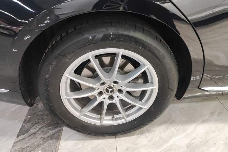 Used Mercedes-Benz S-Class 2021 S 400 L Business Model Right Rear Wheel Hub