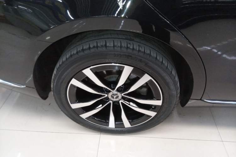 Used Mercedes-Benz S-Class 2021 S 400 L Luxury Model Right Rear Wheel Hub