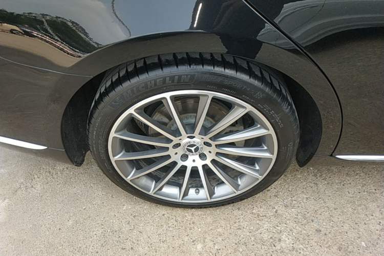 Used Mercedes-Benz S-Class 2021 S 400 L Business Model Right Rear Wheel Hub