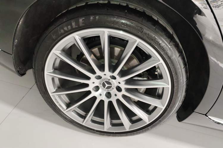 Used Mercedes-Benz S-Class 2021 S 400 L Business Model Right Rear Wheel Hub