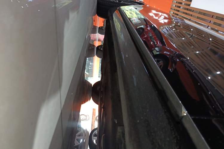 Used Mercedes-Benz S-Class 2021 S 400 L Business Model Right Side Sill