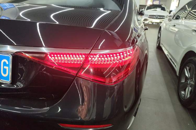 Used Mercedes-Benz S-Class 2021 S 450 L Right Rear Taillight