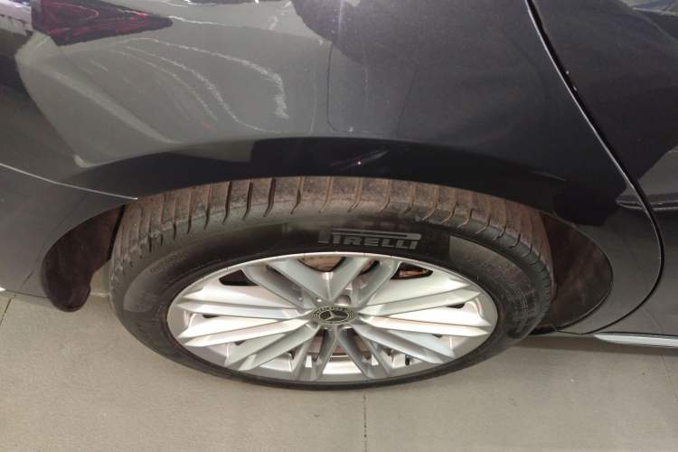 Used Mercedes-Benz S-Class 2021 S 450 L Right Rear Wheel Hub