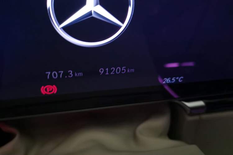 Used Mercedes-Benz S-Class 2021 S 500 L 4MATIC Odometer Close Up