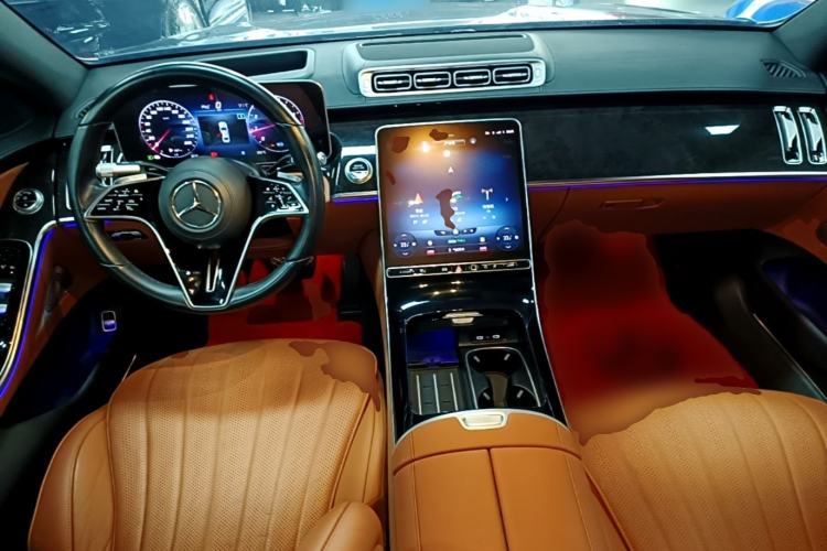 Used Mercedes-Benz S-Class 2022 S 400 L Luxury Model Center Console