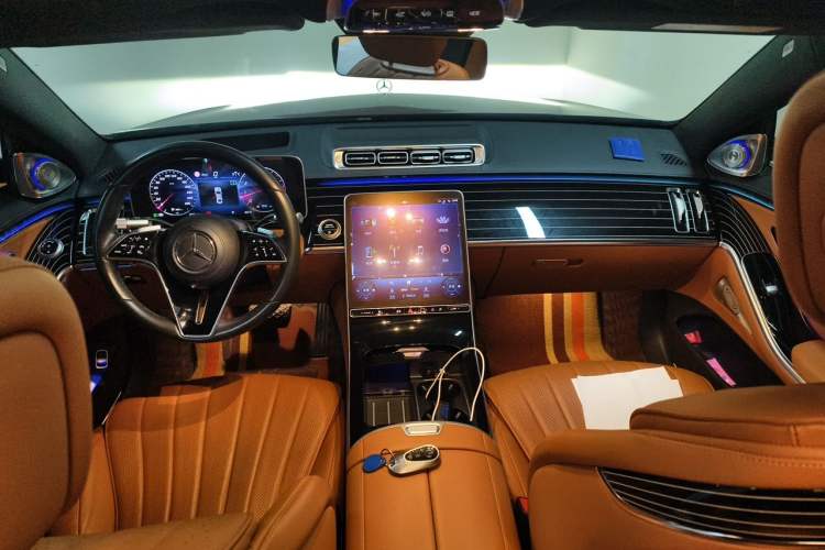 Used Mercedes-Benz S-Class 2022 S 400 L Luxury Model Center Console