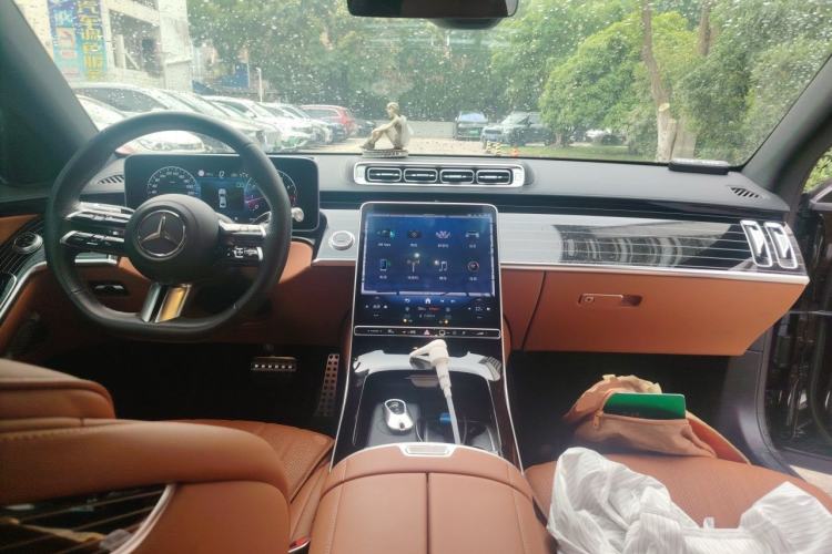 Used Mercedes-Benz S-Class 2022 S 450 L 4MATIC Center Console