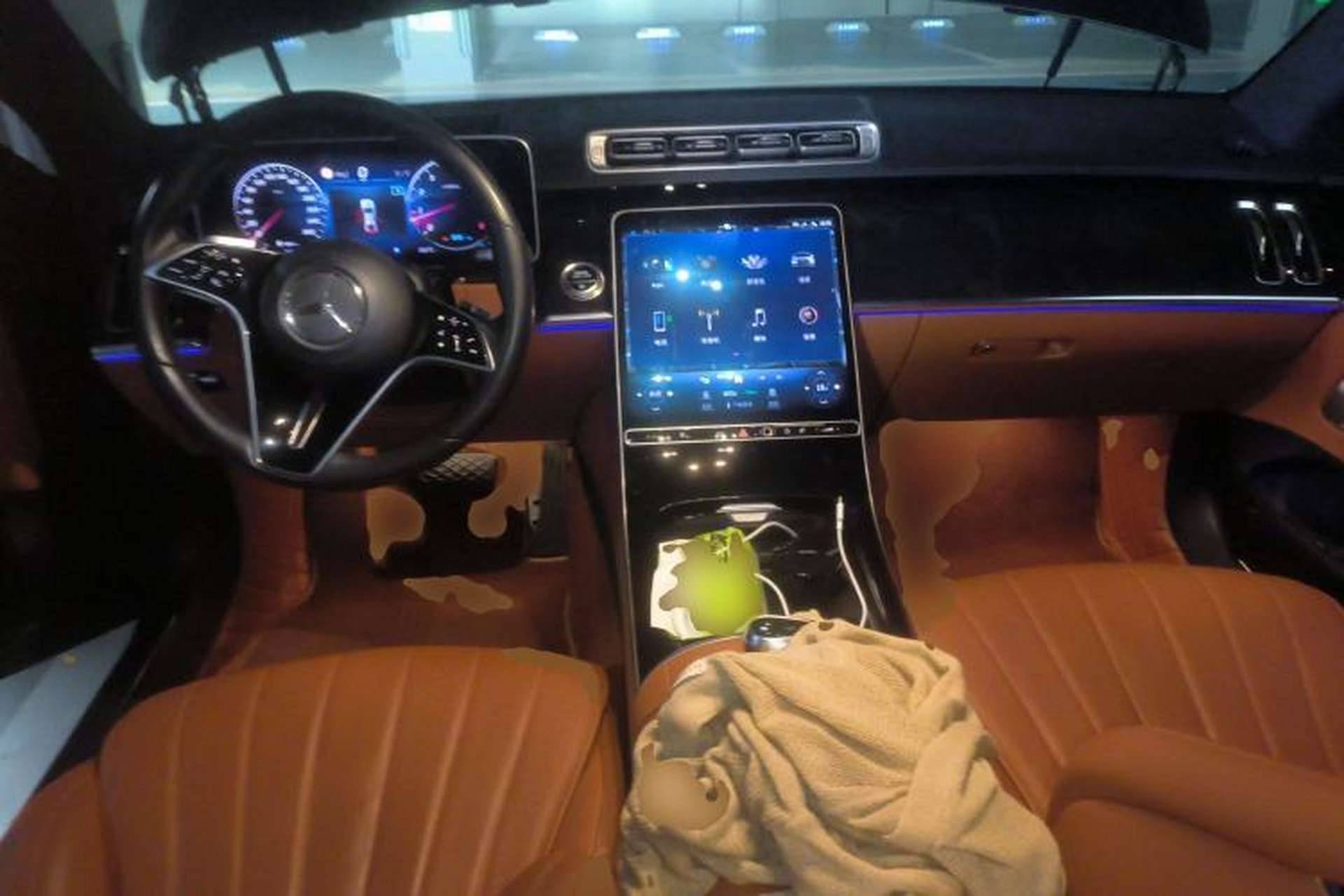 Used Mercedes-Benz S-Class 2022 S 400 L Luxury Model Center Console