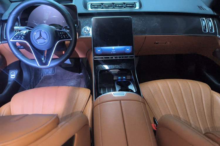 Used Mercedes-Benz S-Class 2022 Revised S 400 L Luxury Edition Center Console