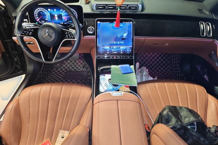 Used Mercedes-Benz S-Class 2022 S 400 L Luxury Model Center Console