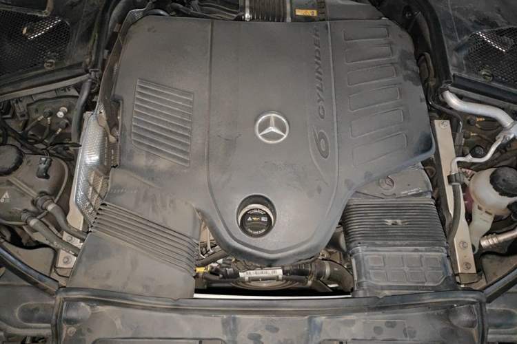 Used Mercedes-Benz S-Class 2022 S 400 L Luxury Model Engine Bay