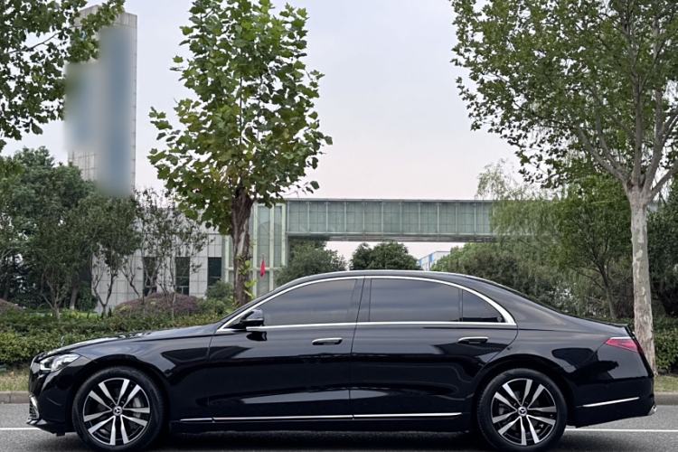 Used Mercedes-Benz S-Class 2022 S 400 L Luxury Model Exterior 2