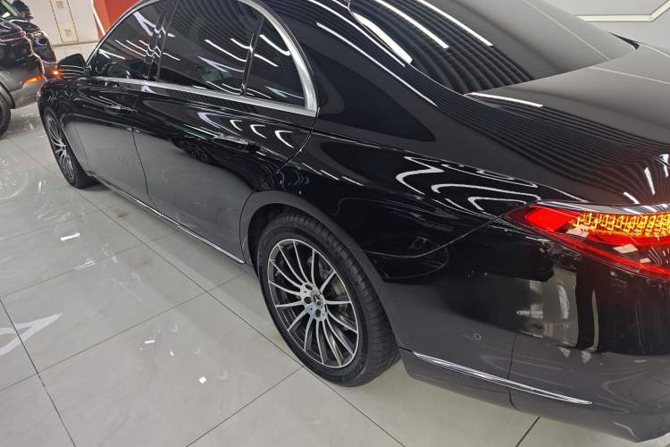 Used Mercedes-Benz S-Class 2022 S 400 L Luxury Model Exterior 3