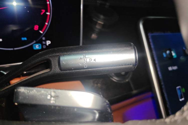 Used Mercedes-Benz S-Class 2022 Revised S 400 L Luxury Edition Gear Lever