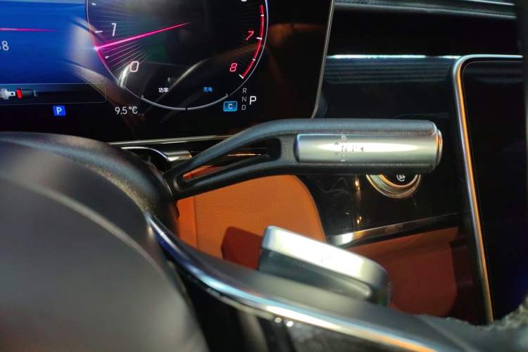 Used Mercedes-Benz S-Class 2022 Revised S 400 L Luxury Edition Gear Lever