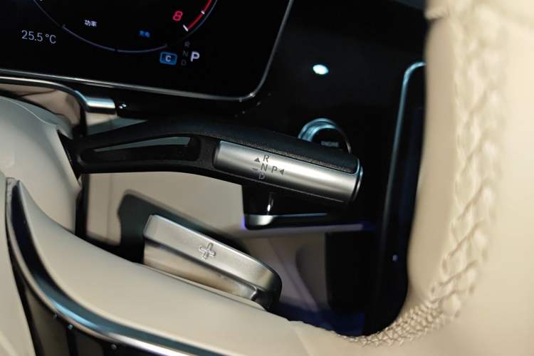 Used Mercedes-Benz S-Class 2022 Revised S 400 L Luxury Edition Gear Lever
