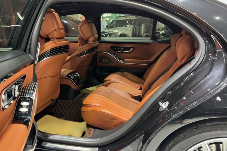 Used Mercedes-Benz S-Class 2022 S 450 L 4MATIC Interior 1