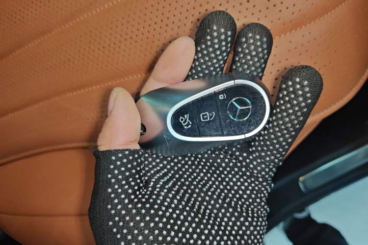 Used Mercedes-Benz S-Class 2022 S 400 L Luxury Model Interior 1