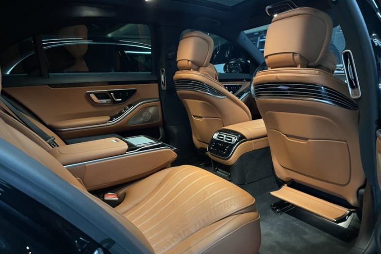 Used Mercedes-Benz S-Class 2022 S 450 L 4MATIC Interior 1